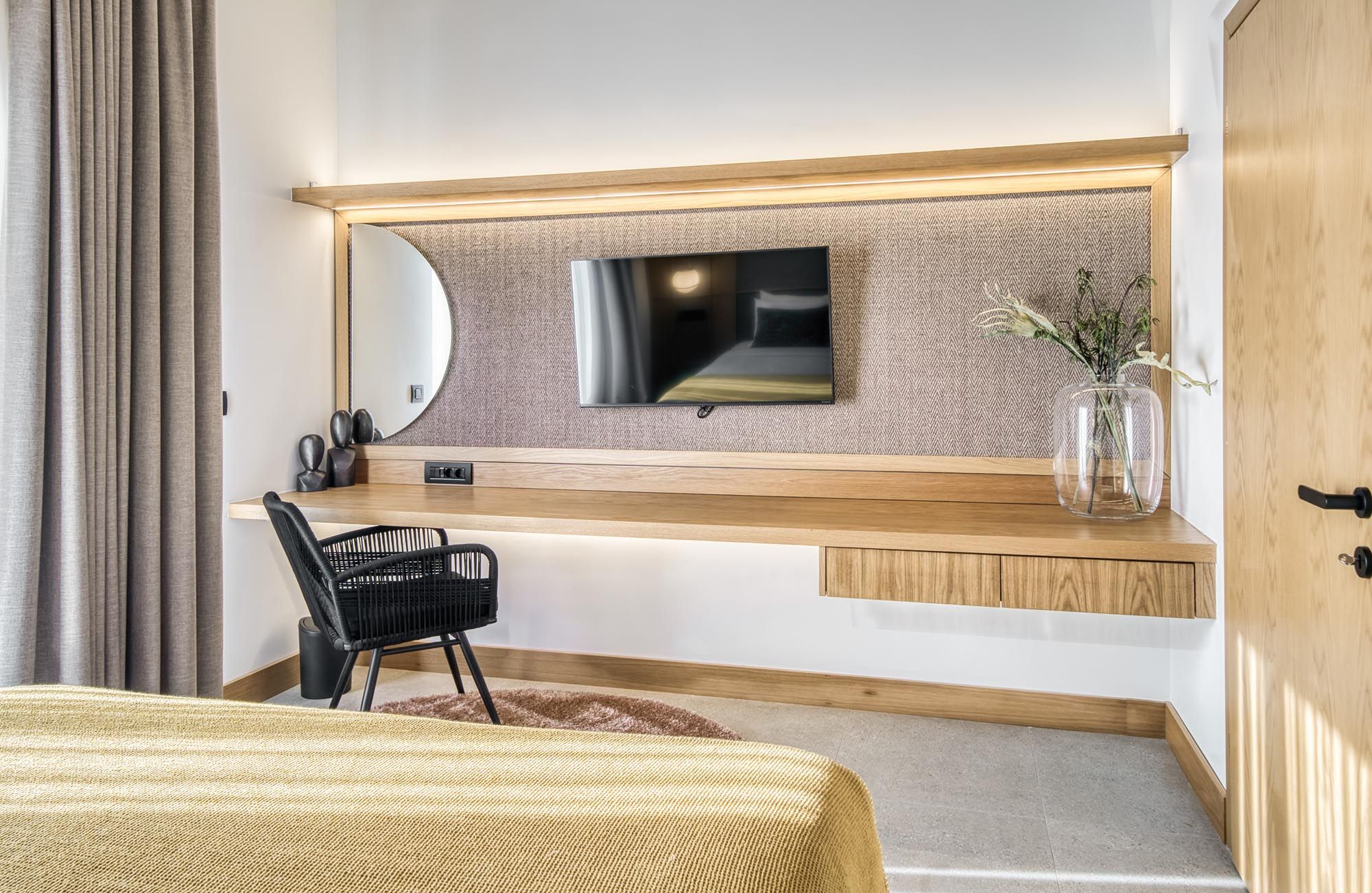 6-Capital_Suites_382.jpg